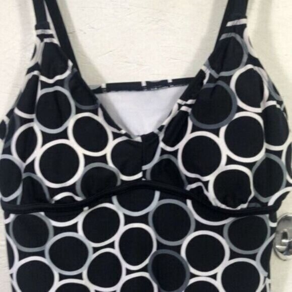 Black & White Circle Print Tankini Top Swimsuit Top - Picture 9 of 13
